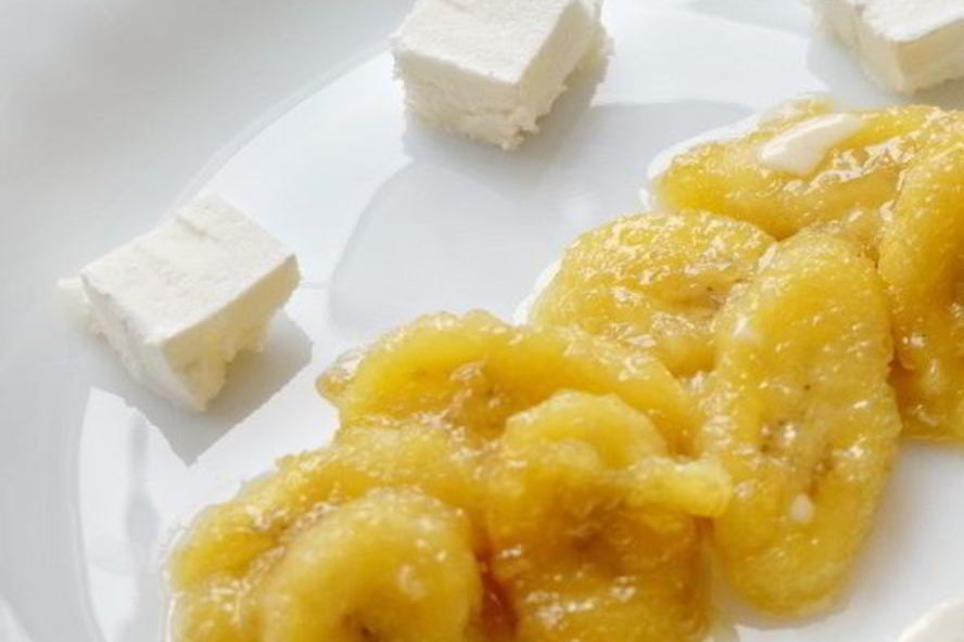 Рецепт бананового десерта с мороженым