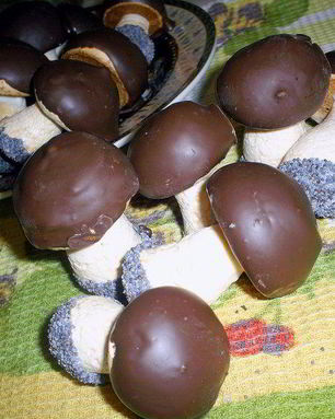 Грибки из безе