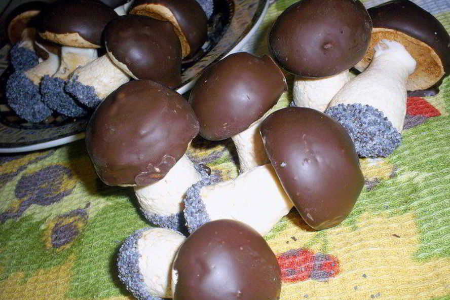 Рецепт грибков из безе