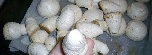 грибки из безе. Шаг 4