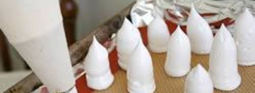 грибочки из безе. Шаг 4