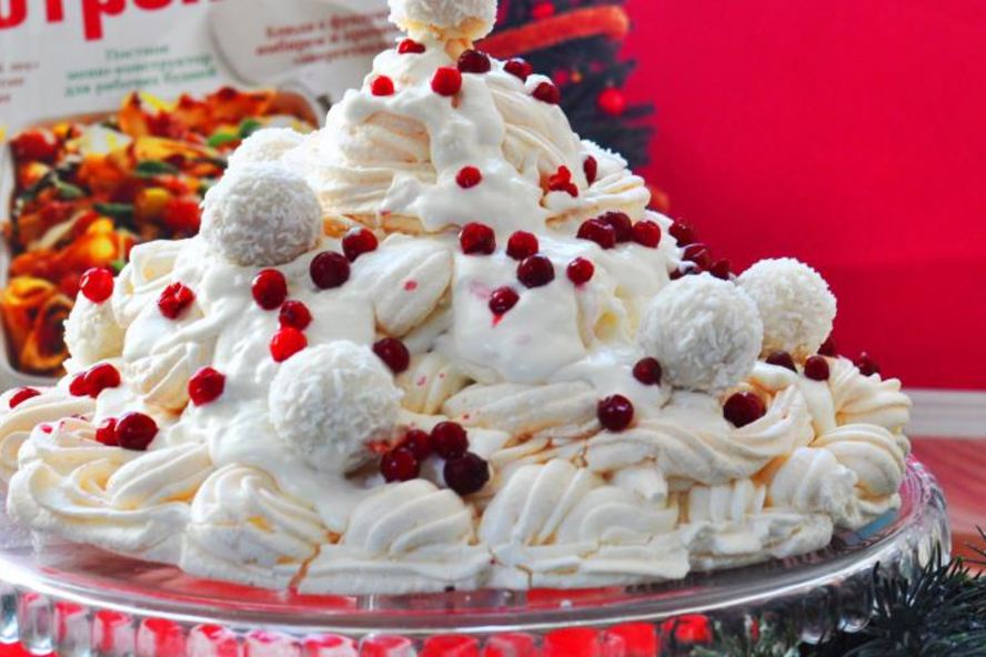 Рецепт торта-безе елка с кокосовым кремом и раффаэлло