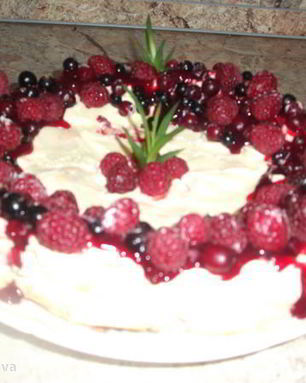 Торт-безе Рождественский венок