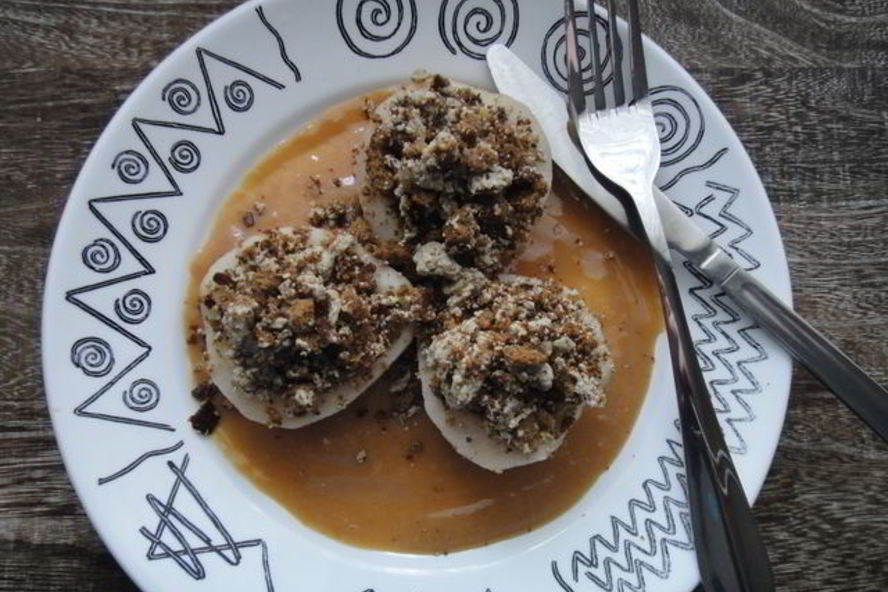 Рецепт грушевых лодочек с пряником и халвой