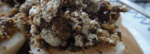 грушевые лодочки с пряником и халвой. Шаг 16