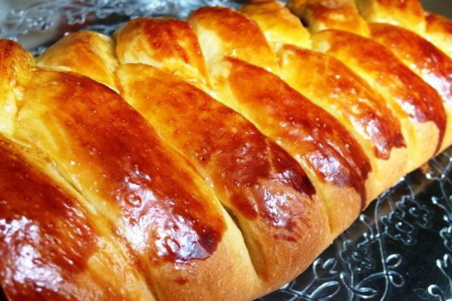 Рецепт косы с целой плиткой шоколада, халвой и бананом