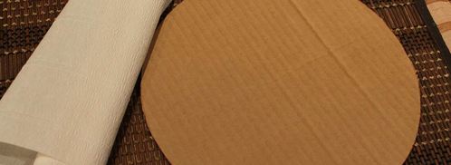 елка из шампанского и конфет. Шаг 3