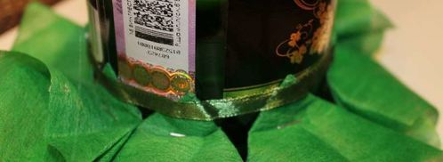 елка из шампанского и конфет. Шаг 29