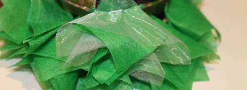 елка из шампанского и конфет. Шаг 30