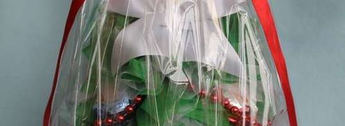 елка из шампанского и конфет. Шаг 39