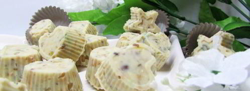 конфеты из белого шоколада с орешками и цукатами. Шаг 8