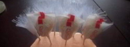 лебеди из конфет. Шаг 13