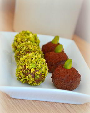 Шоколадные конфеты с фисташками