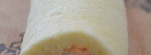 бисквитный рулет с лососевым кремом. Шаг 11