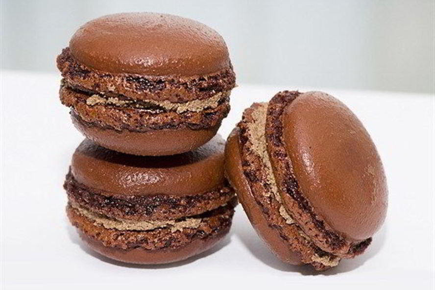 Рецепт двойных шоколадных меренг с молочным кремом