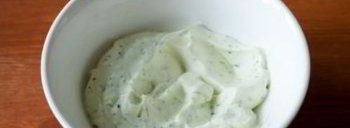 лосось со сливочным кремом в стаканчиках из огурца. Шаг 3