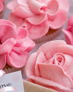 Розовый сливочный крем