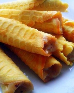 Трубочки с заварным кремом и миндалем