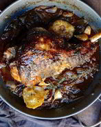 Баранья нога в нежном луковом мармеладе