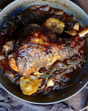 Баранья нога в нежном луковом мармеладе