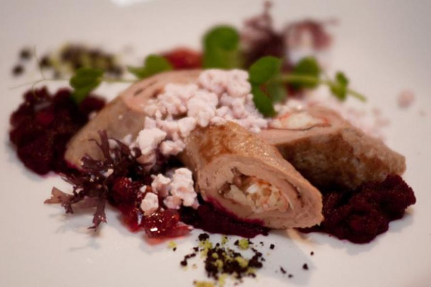 Рецепт рулета из краба и телятины с вишневым мармеладом