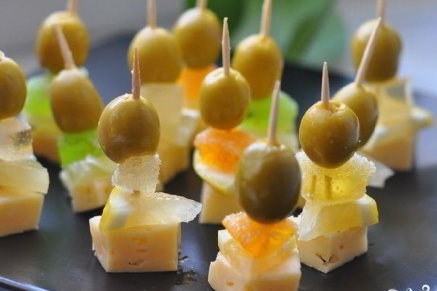 Рецепт закуски на шпажках с мармеладом