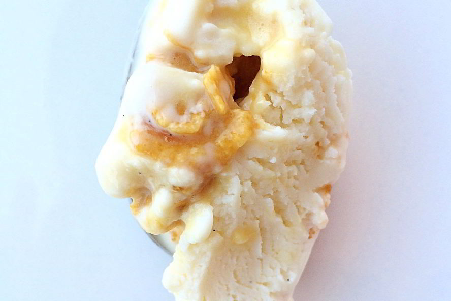 Рецепт мороженого с ванилью и кукурузным грильяжем