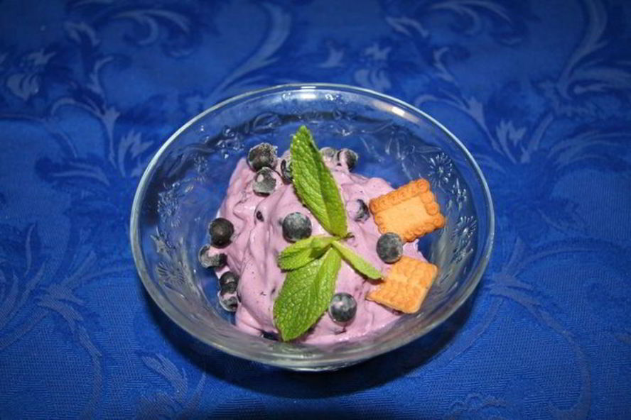 Рецепт сырного черничного мороженого