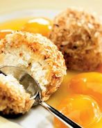 Жареное мороженое в хрустящей панировке