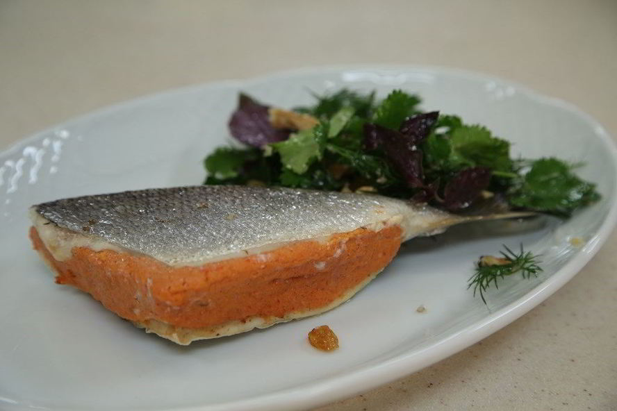 Рецепт дорады с муссом из печеных перцев