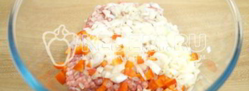 пасхальные мясные колечки с яйцом. Шаг 3