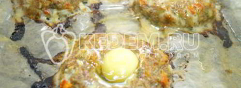 пасхальные мясные колечки с яйцом. Шаг 9