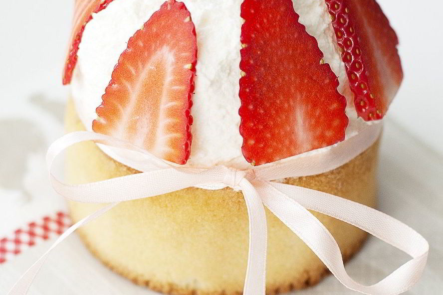 Рецепт ванильного пасхального кулича с ягодами