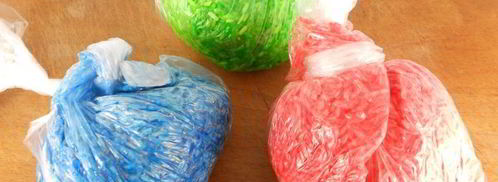 яйца пасхальные окрашенные цветным рисом. Шаг 5