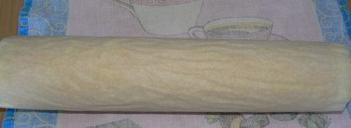 рулет бисквитный с клубнично-сливочным суфле. Шаг 5