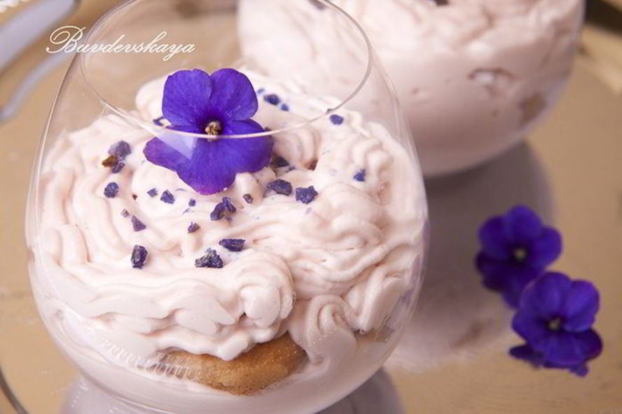 Рецепт фиалкового тирамису без сырых яиц