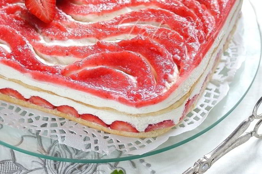 Рецепт торта-тирамису с клубникой и шампанским