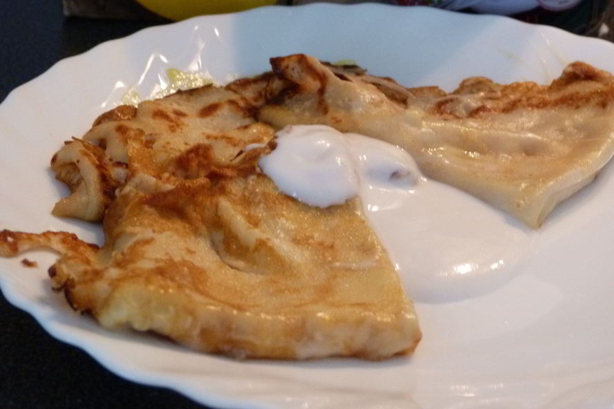 Рецепт тропического блиннного десерта с манго