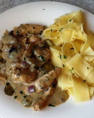 Азу из индейки со сметаной