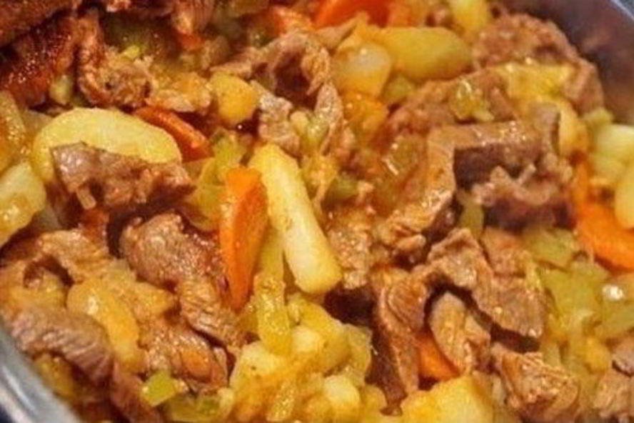 Рецепт азу мясного с соленым огурцом