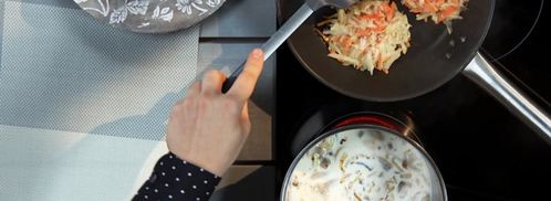 картофельно-морковные драники с грибным соусом. Шаг 4