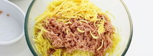 картофельные драники с колбасой и сыром. Шаг 7