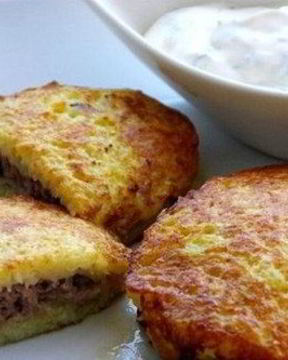 Колдуны с мясной начинкой в грибном соусе