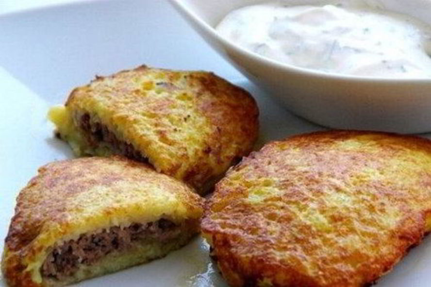 Рецепт колдунов с мясной начинкой в грибном соусе