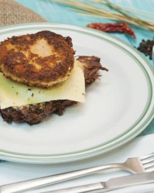 Сэндвич с консервированной ветчиной и драником