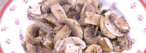 яйца с грибами на тыквенных драниках. Шаг 7