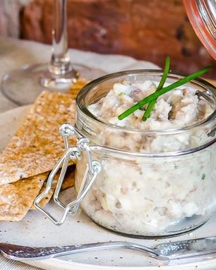 Форшмак с тостами