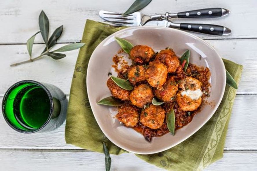 Рецепт домашних фрикаделек с моцареллой