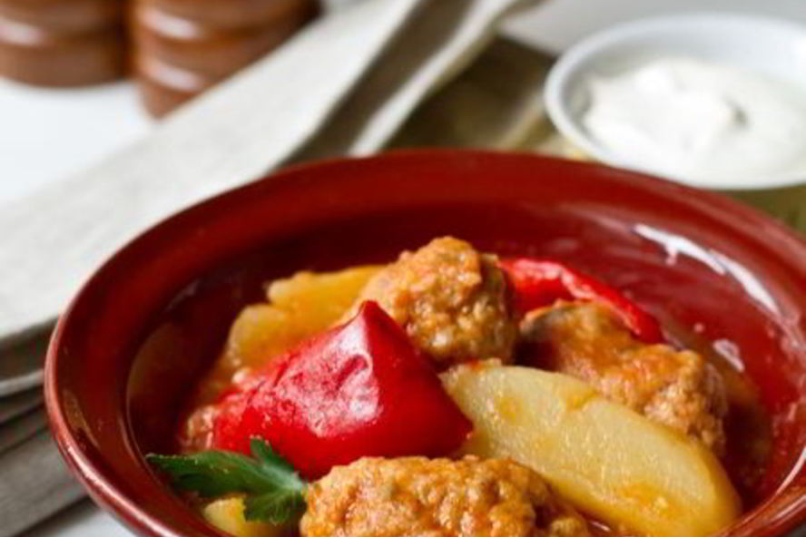 Рецепт фрикаделек с овощами в томатном соусе