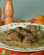 Фрикадельки в медово-горчичном соусе